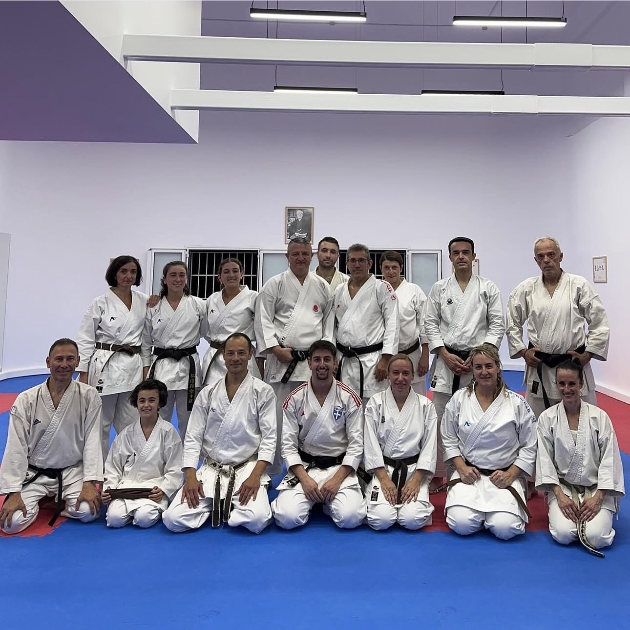 Ομαδική φωτογραφία του dojo